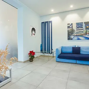 Kmc - Purple Apartment